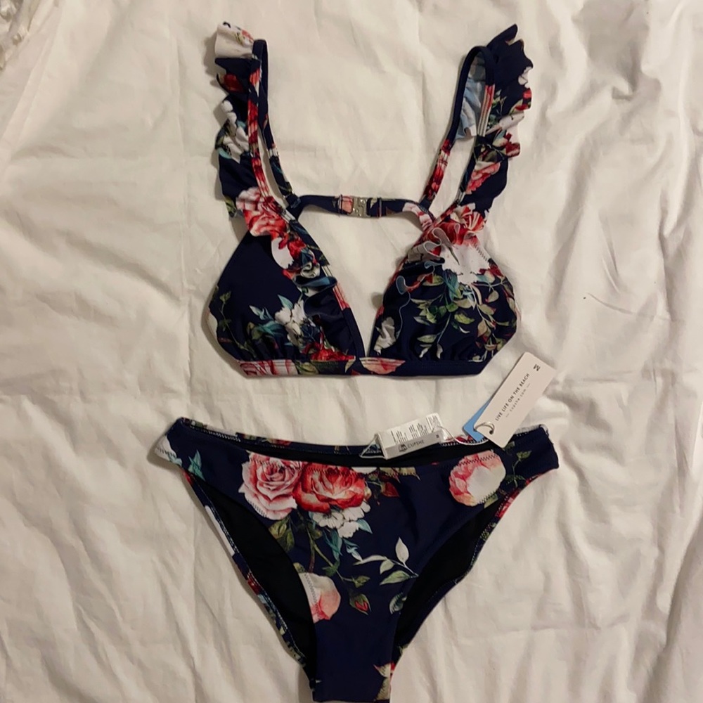 Floral bikini- size M